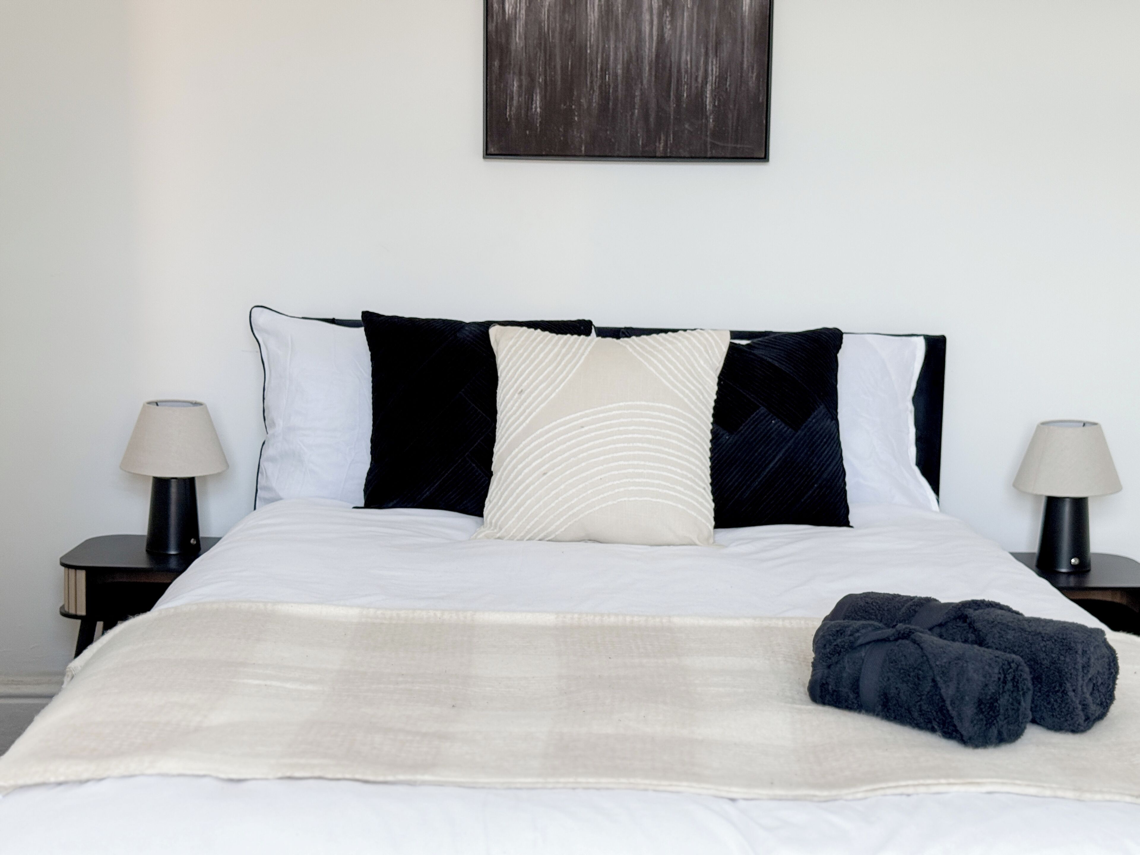 3 bedrooms, iron/ironing board, WiFi, bed sheets