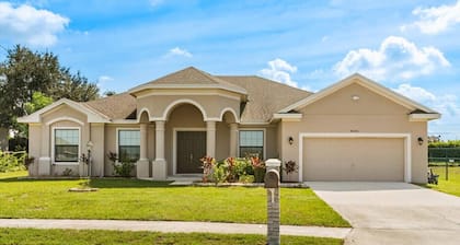 Family-Friendly 3BR Getaway BBQ Game Room Fun