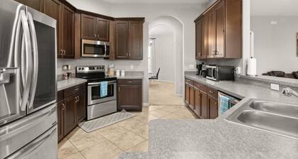 Family-Friendly 3BR Getaway BBQ Game Room Fun