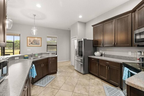 Family-Friendly 3BR Getaway BBQ Game Room Fun