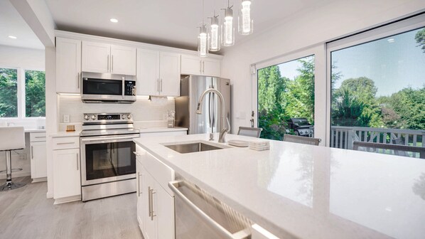 Microwave, oven, stovetop, coffee/tea maker