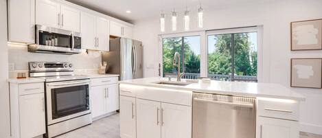 Microwave, oven, stovetop, coffee/tea maker