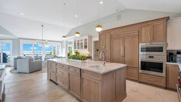 Microwave, oven, stovetop, coffee/tea maker