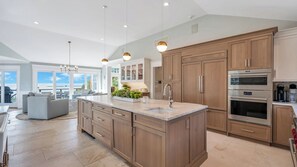 Microwave, oven, stovetop, coffee/tea maker