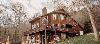 Exclusive Ohio River Retreat with Hot Tub