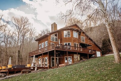 Exclusive Ohio River Retreat with Hot Tub