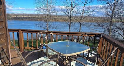 Exclusive Ohio River Retreat with Hot Tub