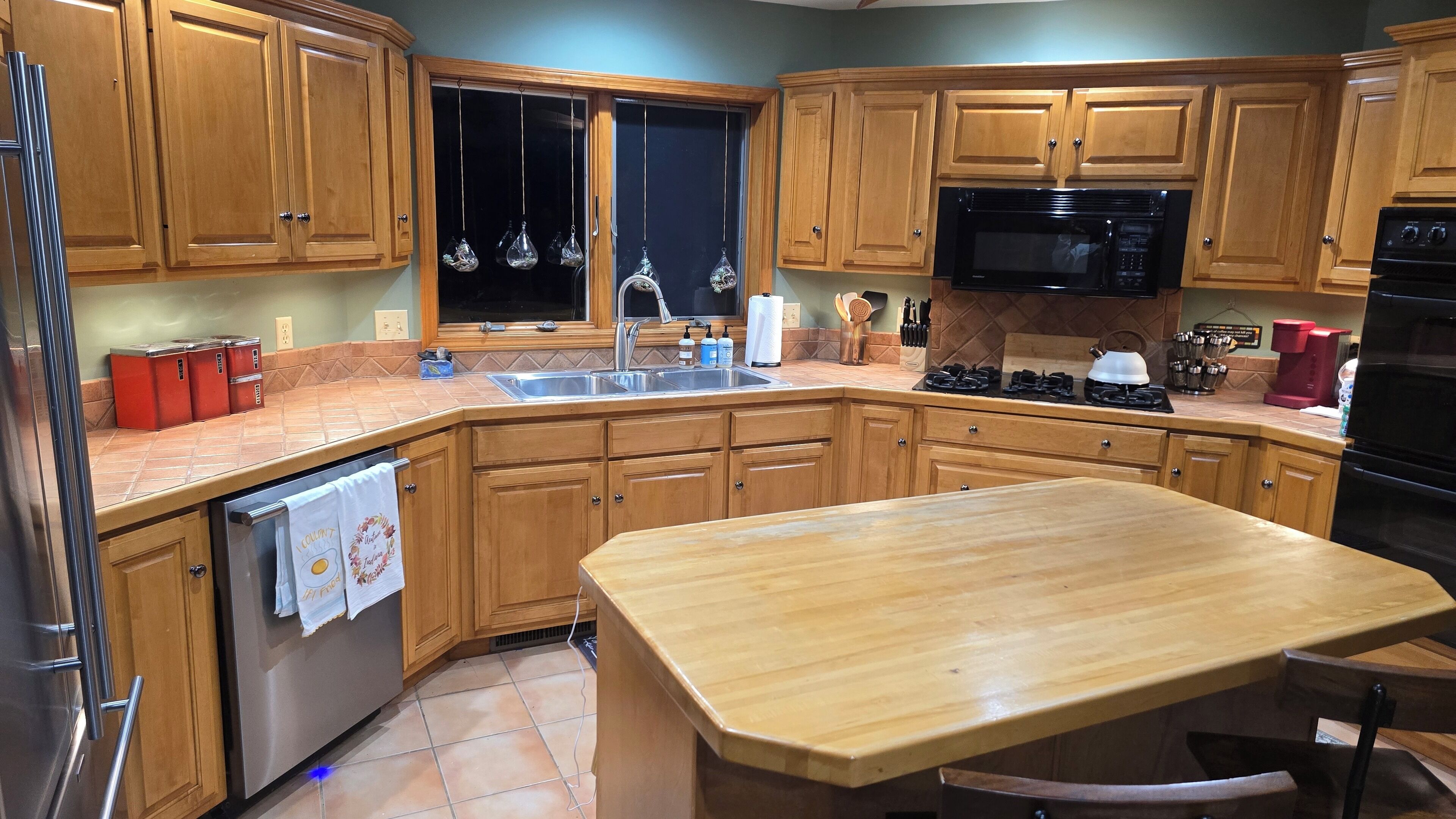 Microones, forn, placa de cuina i rentaplats 