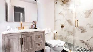 Dusche, Haartrockner, Bidet