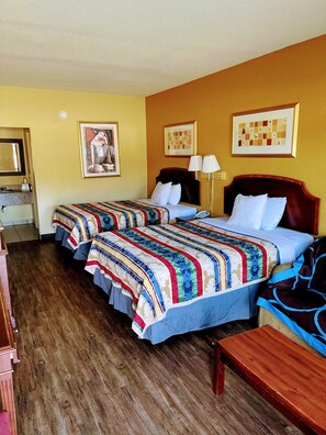 Double Room | Blackout drapes, soundproofing, free WiFi