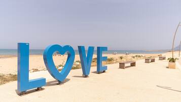 Una spiaggia nelle vicinanze