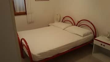 2 bedrooms, bed sheets