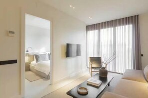 3 chambres, coffre-fort, bureau, fer et planche à repasser