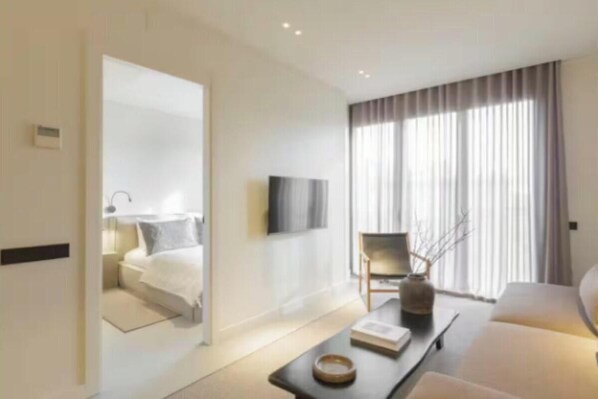 3 bedrooms, in-room safe, desk, iron/ironing board