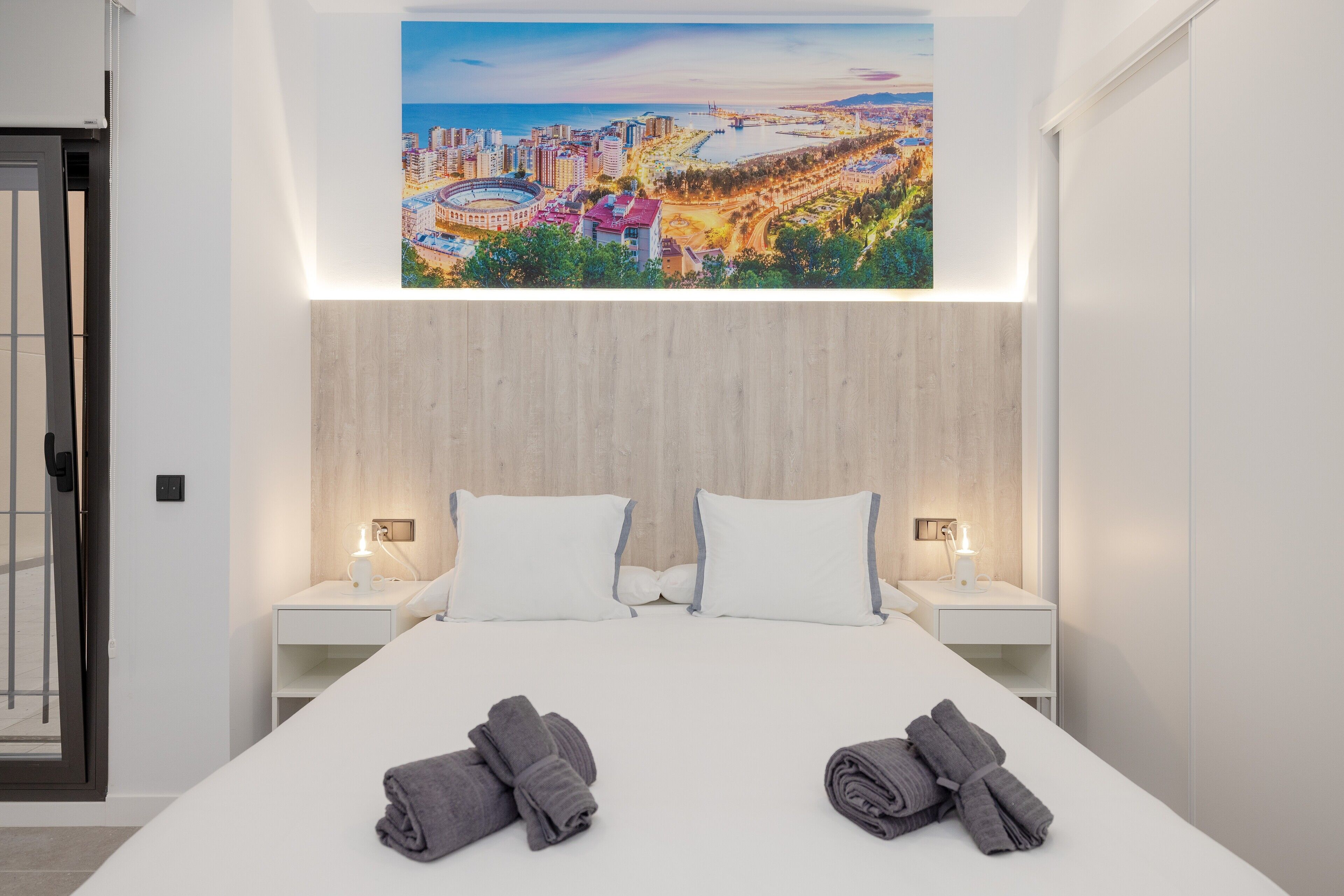 1 dormitorio, tabla de planchar con plancha, wifi y ropa de cama