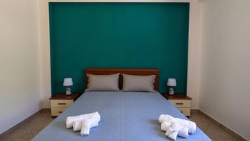 Fer et planche Ă repasser, Wi-Fi, draps fournis