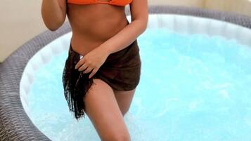 Bain à remous extérieur