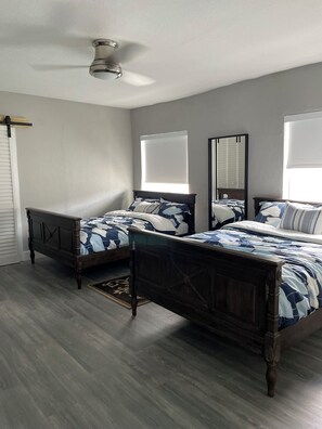 3 bedrooms, iron/ironing board, WiFi, bed sheets