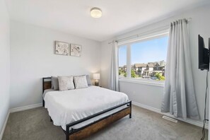 6 chambres, fer et planche à repasser, accès à Internet, literie fournie