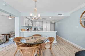 Condo, Multiple Beds (Sunrise 206) | Dining
