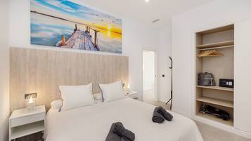 1 dormitorio, tabla de planchar con plancha, wifi y ropa de cama