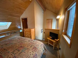 3 bedrooms, iron/ironing board, travel crib, WiFi