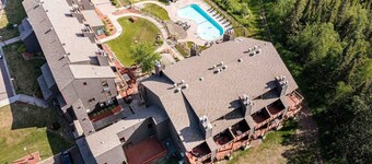 Ski-In Loft | Fireplace | Pool & Hot Tub | Lutsen
