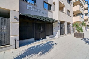 Exterior detail - Apartment '1 Dorm Delta' with Shared Pool, Wi-Fi and Air Conditioning (Torre del Mar)