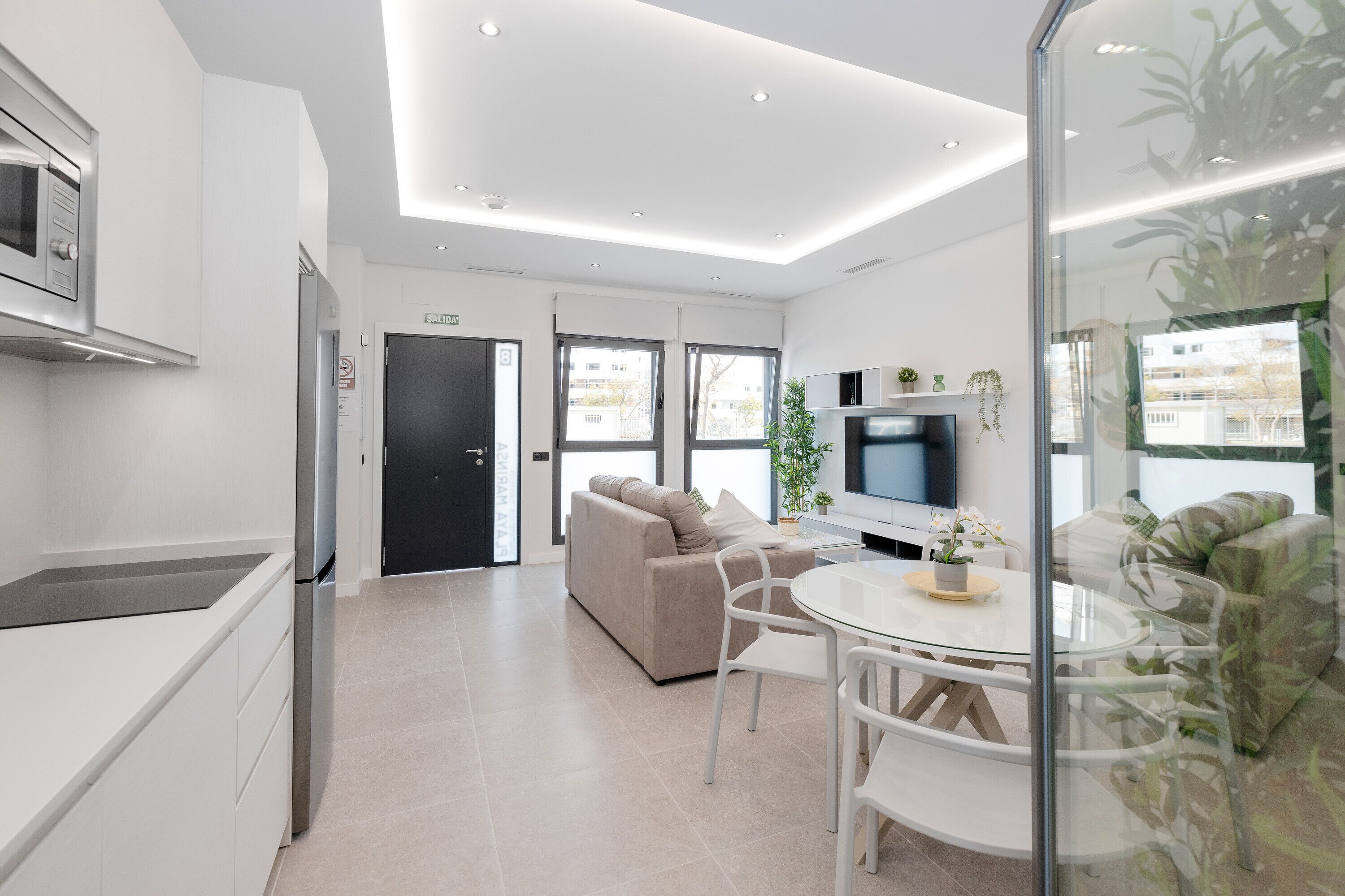 المنشأة من الداخل