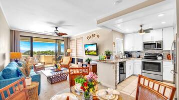 Condo (2 Bedrooms) | Dining