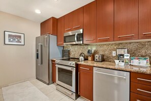 Condo (2 Bedrooms) | Private kitchen | Microwave, oven, dishwasher, coffee/tea maker
