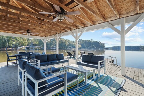 Peninsula on Lake Sinclair, Sleeps 6, Kayaks+More!