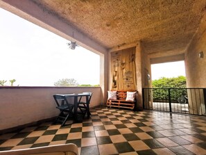 Outdoor dining - Relax Frida Holiday Home (Scopello)
