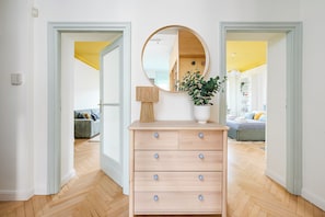 Fer et planche Ă repasser, accĂšs au Wi-Fi (inclus), literie fournie