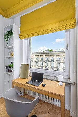 Iron/ironing board, free WiFi, bed sheets
