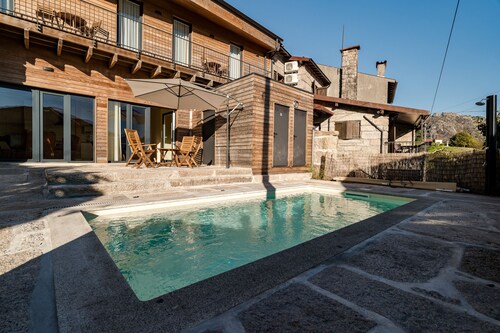 Holiday Home 'Casa Da Avó Custódia' with Mountain View, Wi-Fi and Air Conditioning