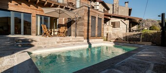 Holiday Home 'Casa Da Avó Custódia' with Mountain View, Wi-Fi and Air Conditioning