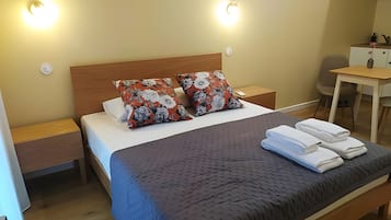 1 habitación, wifi y ropa de cama