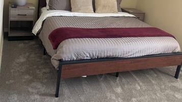 3 soverom, strykejern/-brett, wi-fi og sengetøy