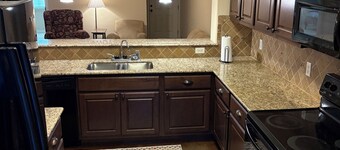 3-bedroom townhome in tranquil College Station with AC