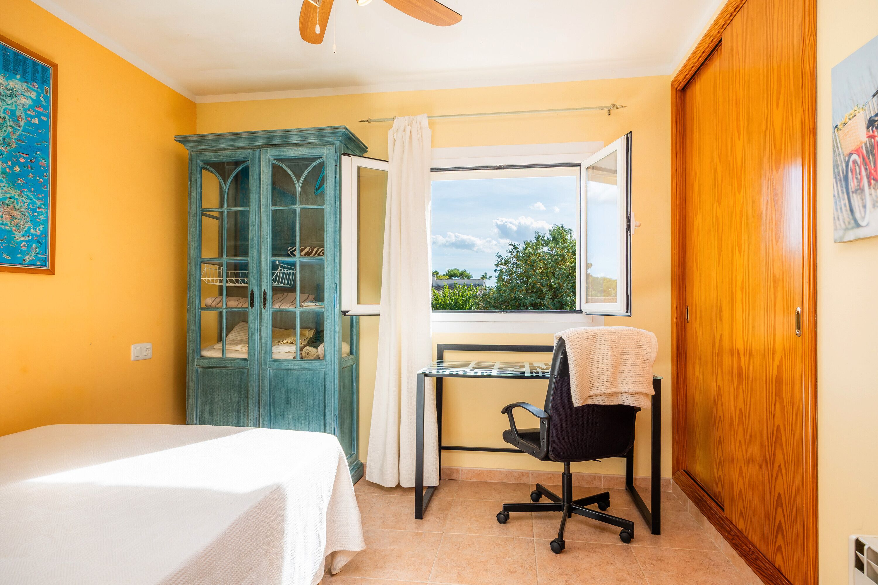 3 dormitorios, tabla de planchar con plancha, wifi y ropa de cama