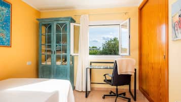 3 chambres, fer et planche Ă  repasser, Wi-Fi, draps fournis