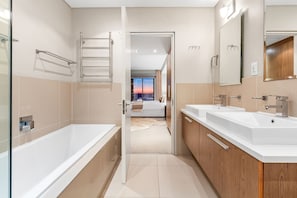 Shower, towels - Eden on The Bay 250 - Two Bedroom Apartment, Sleeps 4 (Blouberg)