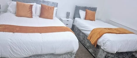 2 bedrooms, free WiFi, bed sheets