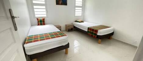 2 bedrooms, iron/ironing board, free WiFi, bed sheets