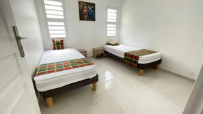 2 chambres, fer et planche à repasser, accès au Wi-Fi (inclus)