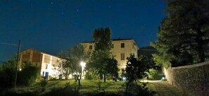 Exterior - Charming Room with Shared Garden and Wi-Fi (Lucca)