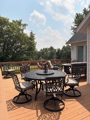 تناول الطعام بالخارج