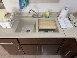 Fridge, microwave, oven, stovetop - Casa en zona Valle Verde (Monterrey)