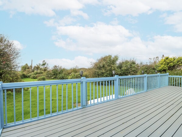 Terrace/patio - Harbour Lights (Holyhead)